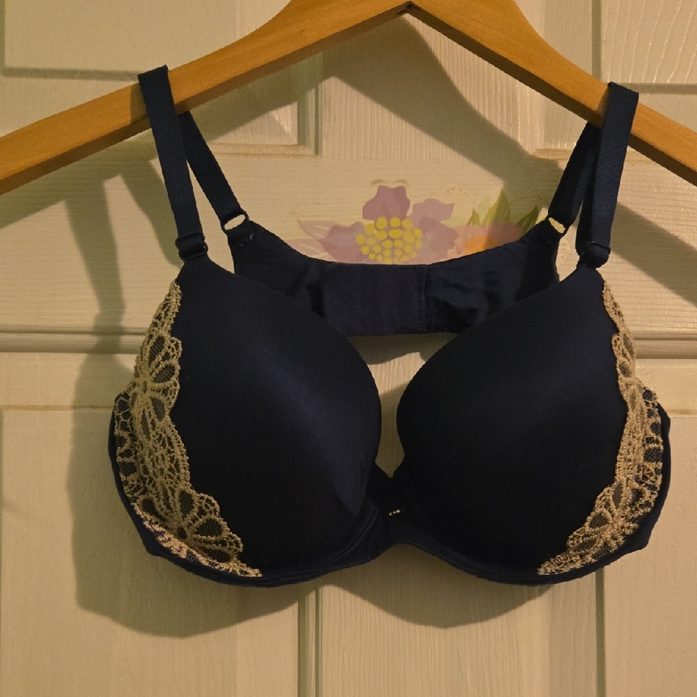Victoria's Secret Midnight Blue Bra with Cream Lace